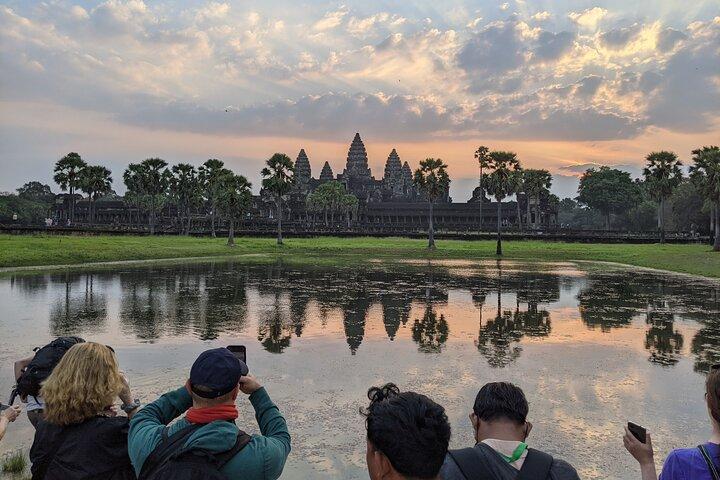 Private Angkor Wat Biking Tour at Sunrise