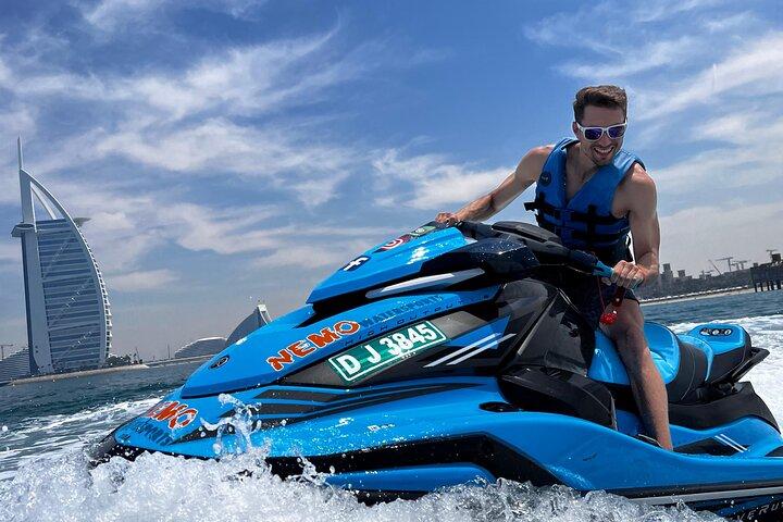 30-Min Jet Ski Tour: English Breakfast, Burj Al Arab View Bliss