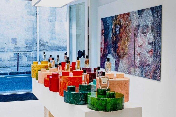 Half day Walking tour, Paris Sights and Fun Perfume Experience