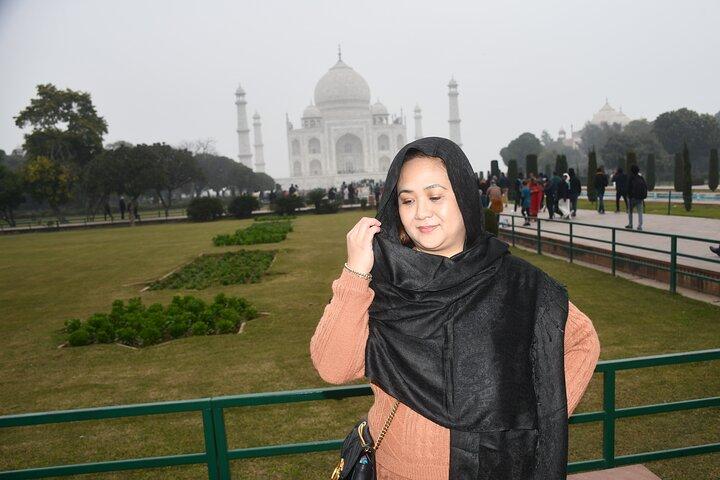 Sunrise Taj Mahal, Agra Fort & Fatehpur Sikri Private Tour