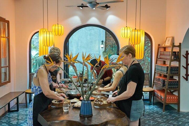 Hanoi Cooking Class with Market Tour
