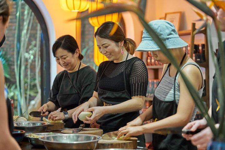 Hanoi Cooking Class with Market Tour