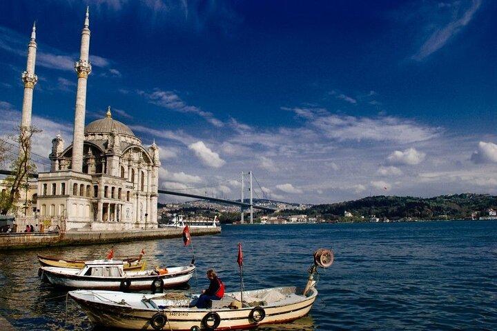 Experience Istanbul: Scenic Bosphorus Cruise with Lunch&Breakfast