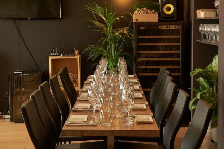 Barcelona: Wine Tasting and 5 Course Tapas Pairing Dinner
