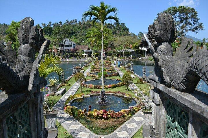 Bali Classic Volkswagen Safari and Gate of Heaven with East Bali