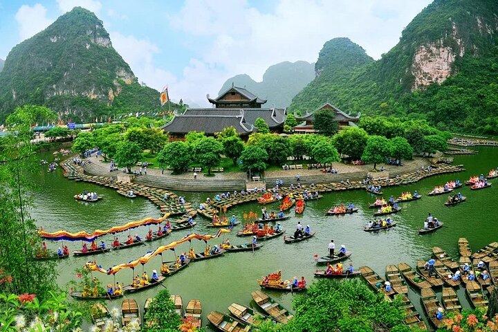 Hanoi: Hoa Lu, Tam Coc, Mua Cave & Bich Dong Pagoda Small Group