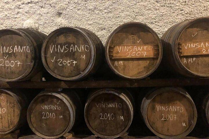 Private Tour: Ancient Akrotiri and Santorini Wineries Tour