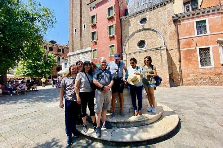 Rialto Market Food Tour: Wine Tasting and Sightseeing in Venice