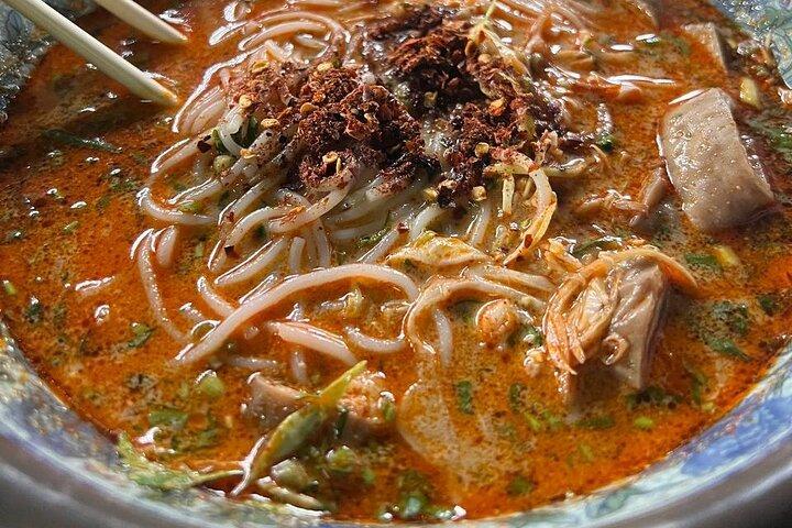 Luang Prabang Local Market and Morning Food Tour with Drinks