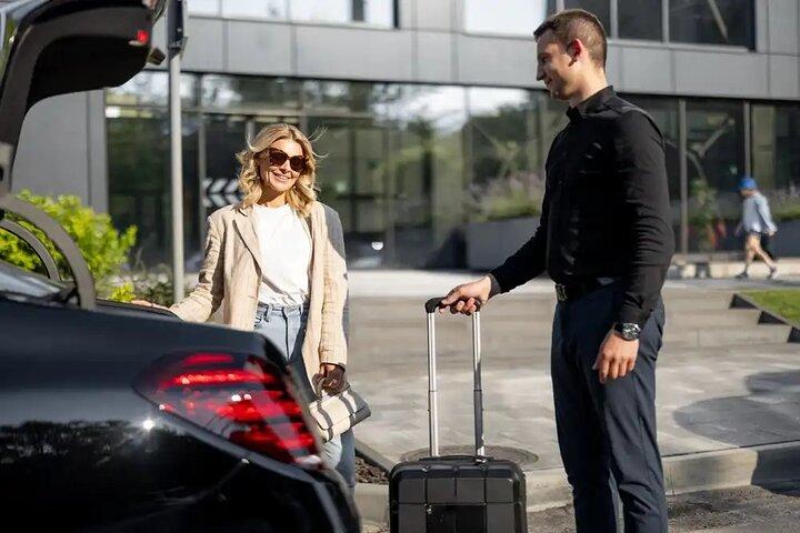 Dubai international Airport transfer to any where in Dubai city