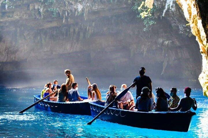 From Argostoli: Melissani Lake, Myrtos View & Beach Escape