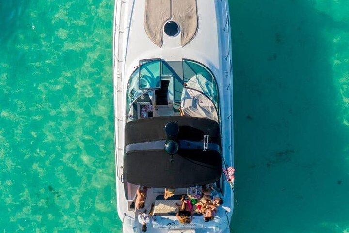 Tour to Isla Mujeres on Premium Yachts from Cancun