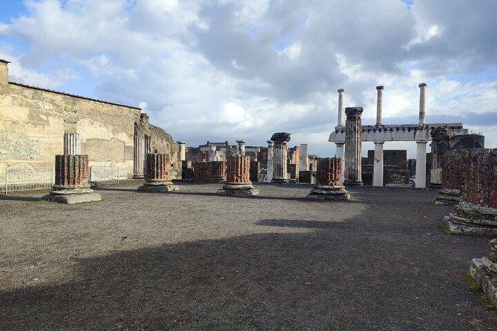 Pompeii Tour with experienced guide