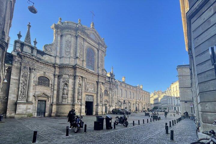 The essential in Bordeaux, private tour with a local