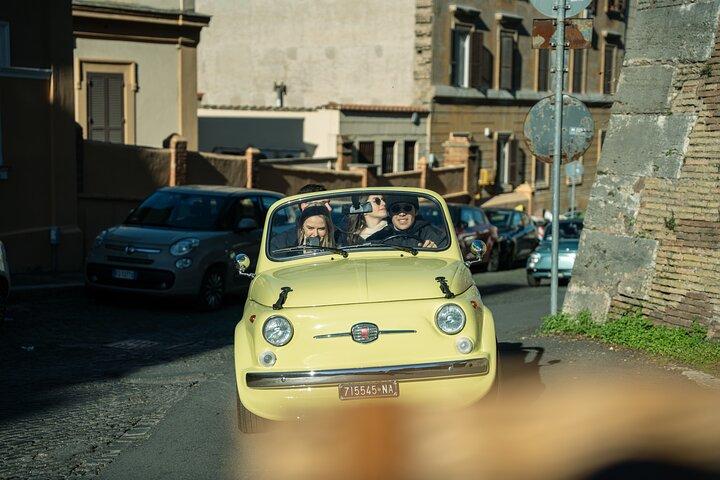 Classic Elegance: Vintage Fiat 500 Cabriolet Rome Tour