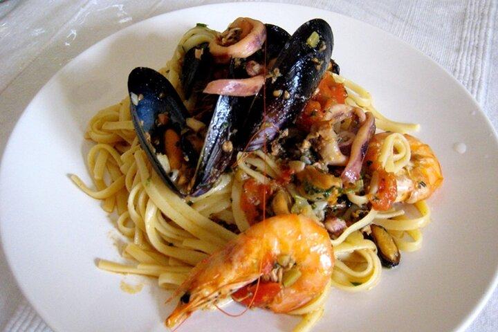 Seafood Cooking Class and 3-course Dinner in Rome