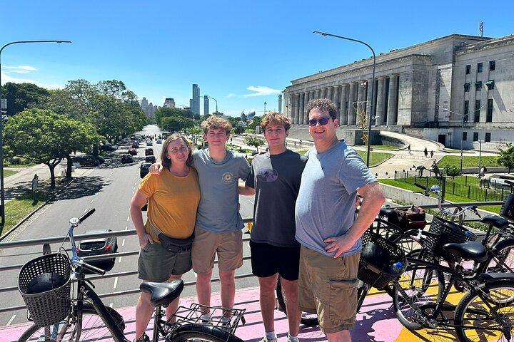 Half-Day Recoleta and Palermo Bike Tour in Buenos Aires