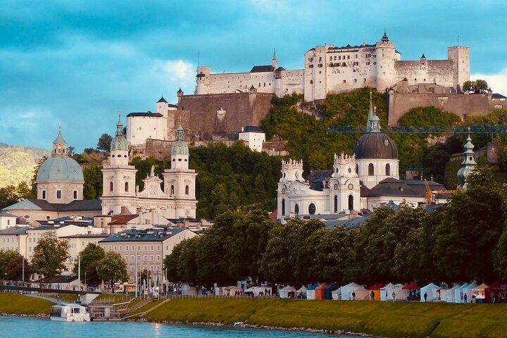 Transfer from Prague to Salzburg with Tour Stop in Cesky Krumlov