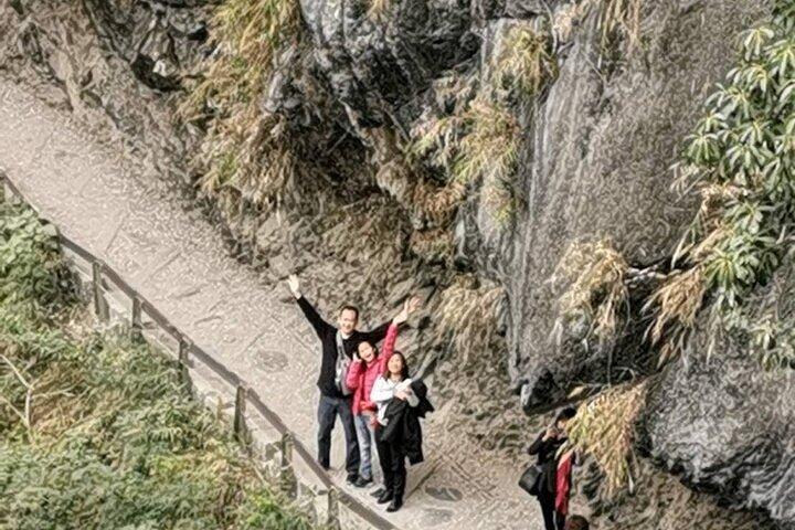 Taipei to Hualien Taroko Gorge and Yilan Jiaoxi Hot Spring Tour
