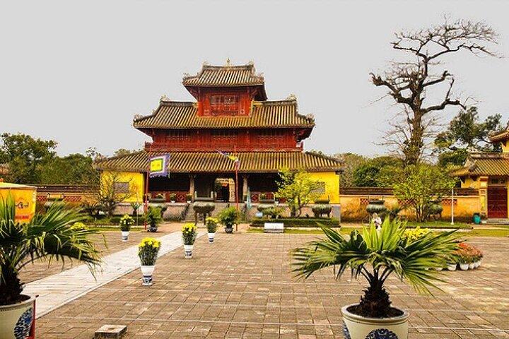 Hue Walking Tour to Imperial Citadel and Forbidden City