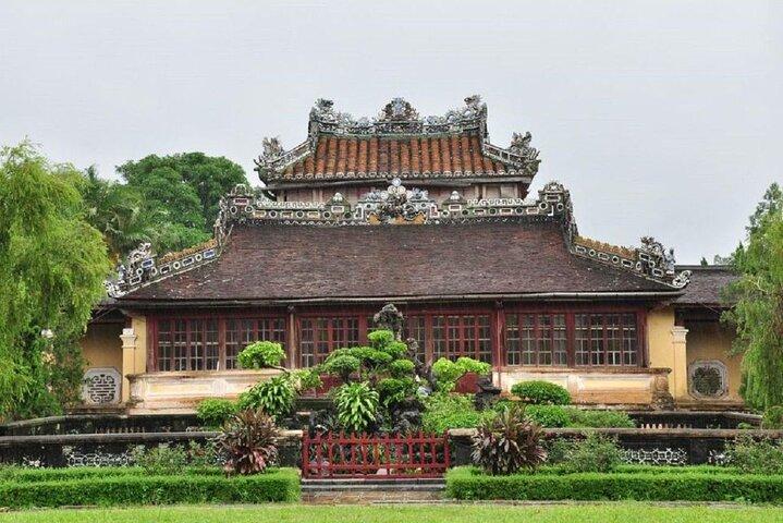 Hue Walking Tour to Imperial Citadel and Forbidden City