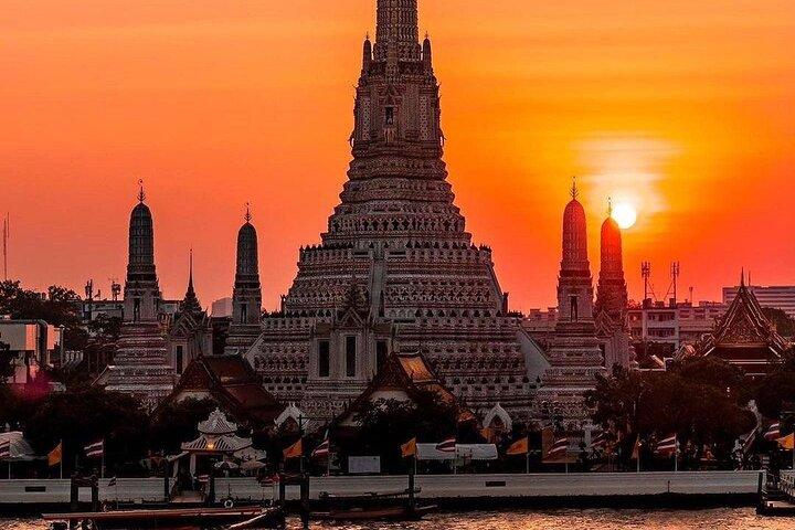 Bangkok : Sunset Food tour by Tuk Tuk boat with big Buddha view