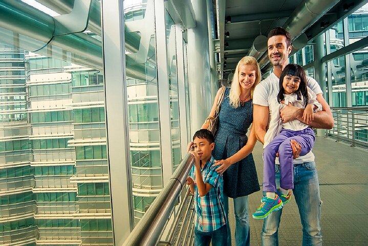 Private Kuala Lumpur Tour with Petronas Twin Tower and Batu Cave