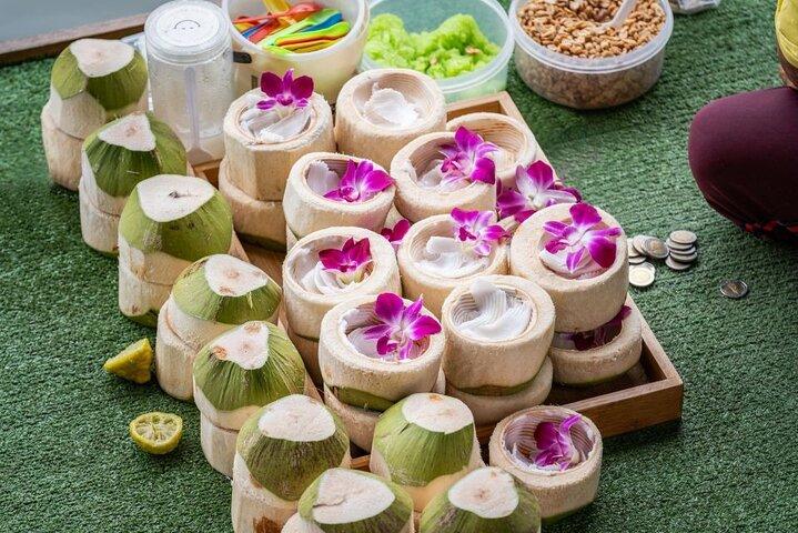 Bangkok: Railway & Damnoen Saduak Floating Market with Transfer