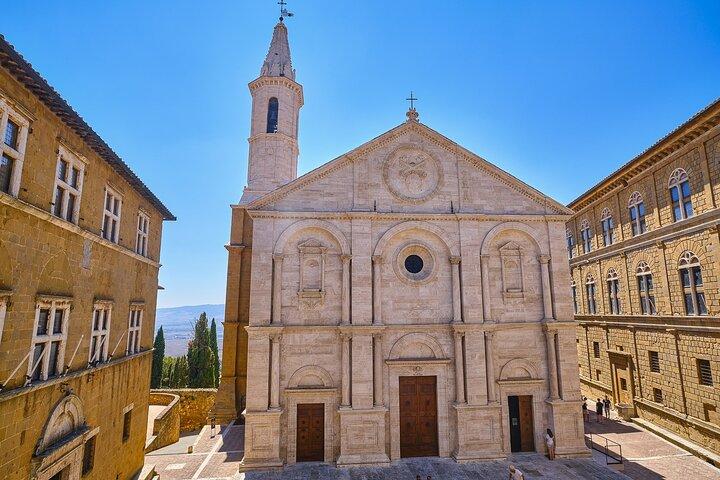 Tuscan Hills Tour: Val d’Orcia with 2 Wine and Cheese Tastings