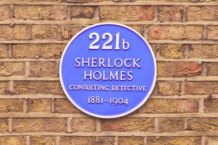 SHERLOCKTRAIL: A Sherlock Holmes Mystery (Self-Guided Walk)