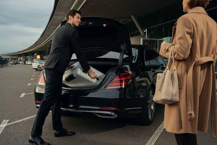 Private Transfer: Airport or Amman to Petra Vice Versa