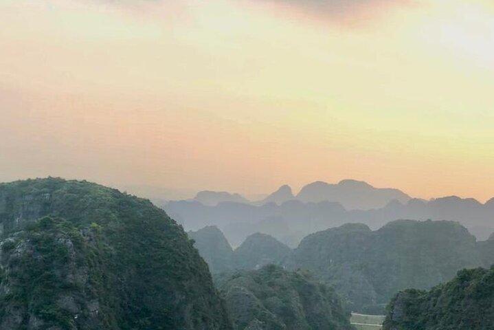 Hoa Lu, Trang An and Hang Mua Cave Day Tour from Hanoi