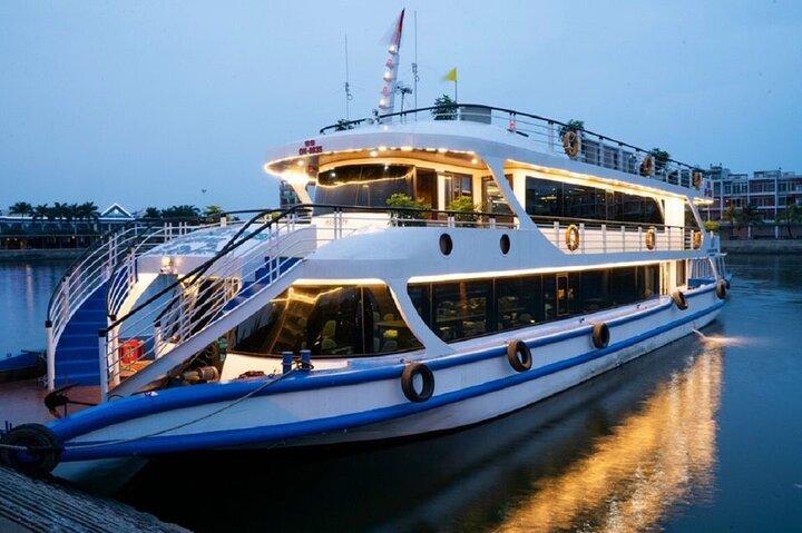 From Hanoi: Ha Long Bay Luxury Cruise Day Tour with Jacuzzi