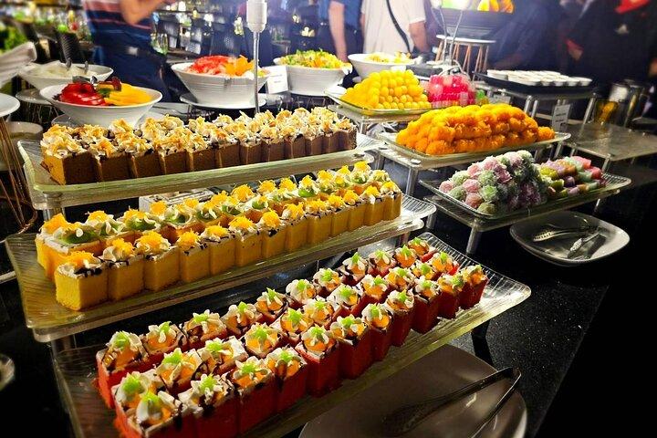 Bangkok Dinner Cruise with Intl Buffet, Live Music & Hotel Pickup