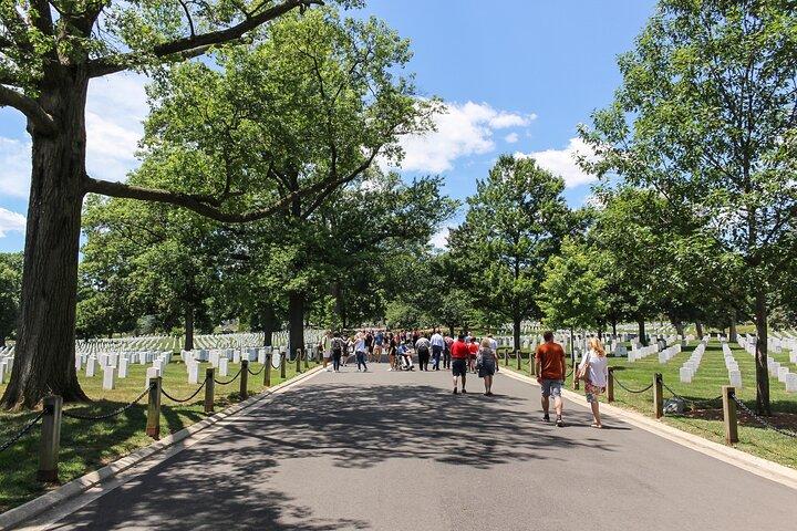 Arlington Cemetery Tour with Guard Ceremony and Iwo Jima Memorial