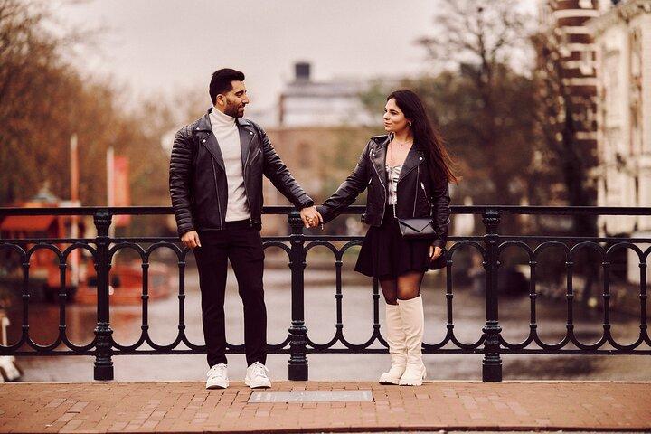 Amsterdam: Professional Rijksmuseum & Museumplein Photoshoot