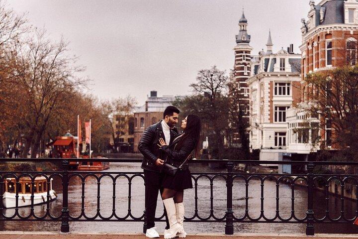Amsterdam: Professional Rijksmuseum & Museumplein Photoshoot