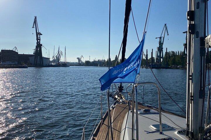 Gdansk Motlawa and Port Yacht Cruise with Welcome Drink