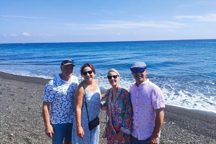 Discover Best Of Santorini with Locals Small Group Half Day Tour