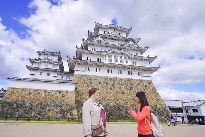 Himeji Castle Easy Bike Tour: Samurai History, Garden & Matcha
