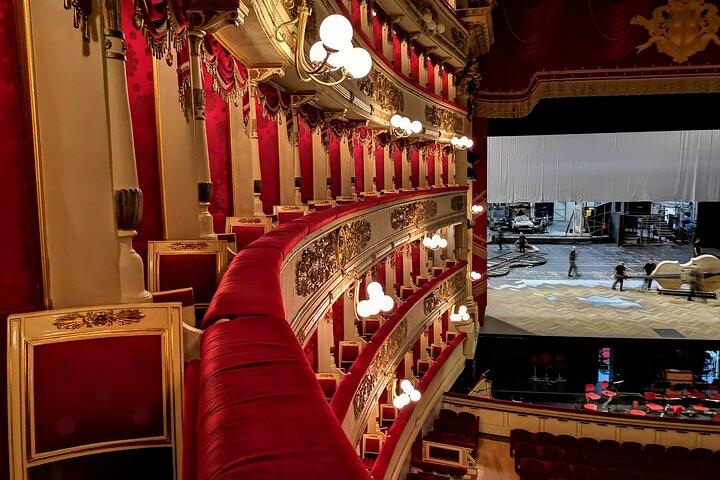 1 Hours Guided La Scala Theatre Tour in Milan + Ebook