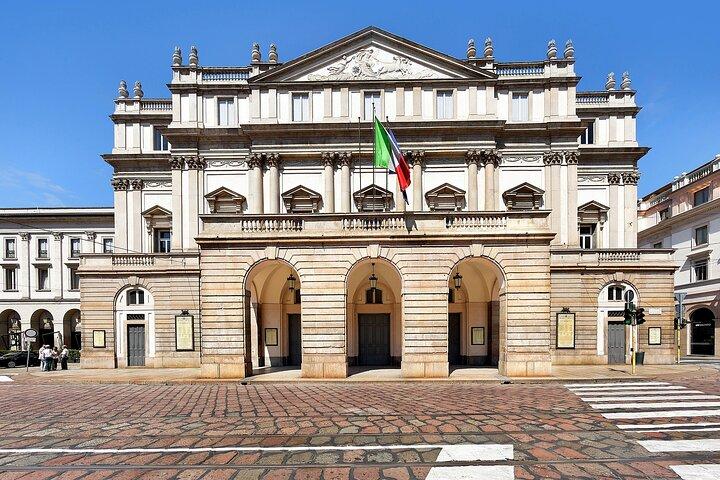 1 Hours Guided La Scala Theatre Tour in Milan + Ebook