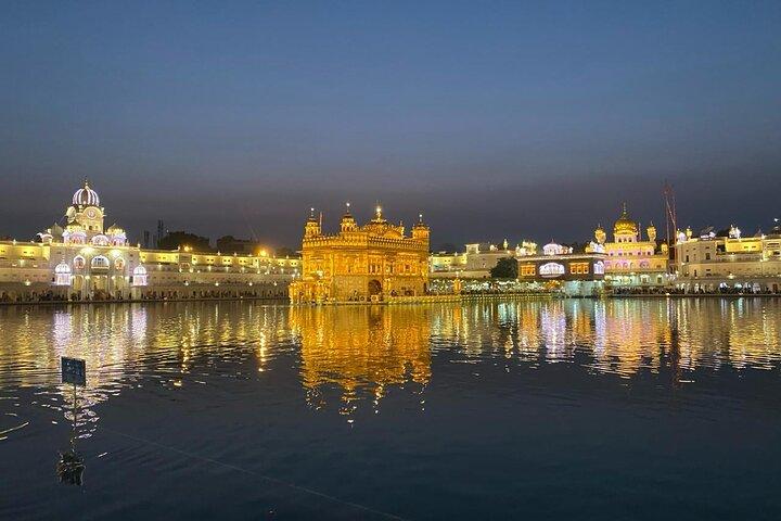 Golden Temple Night Ceremony and Light Visit Tour with Pick-Drop