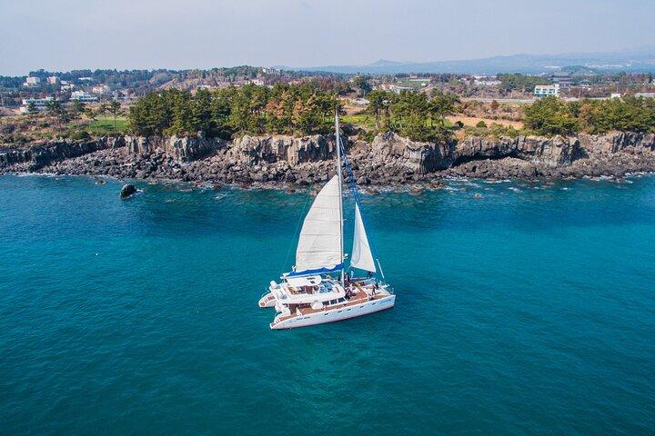 Jeju Luxury Private Tour Including UNESCO Yacht Cruise