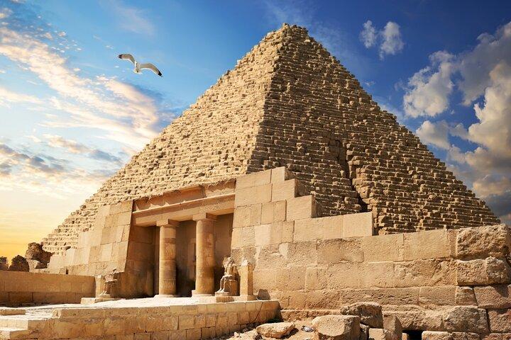 Private Day Tour Great Three Pyramids and Sphinx