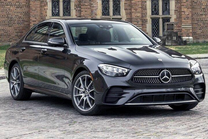 Departure Transfer: London to London Airport LHR by Business Car