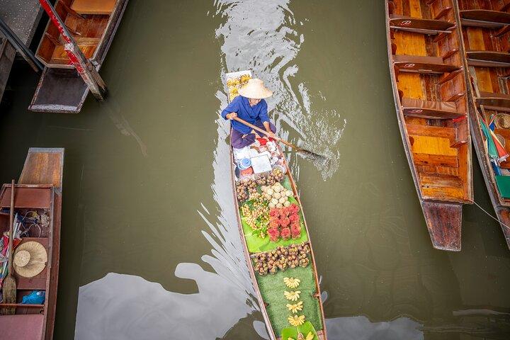 Bangkok: Railway & Damnoen Saduak Floating Market with Transfer