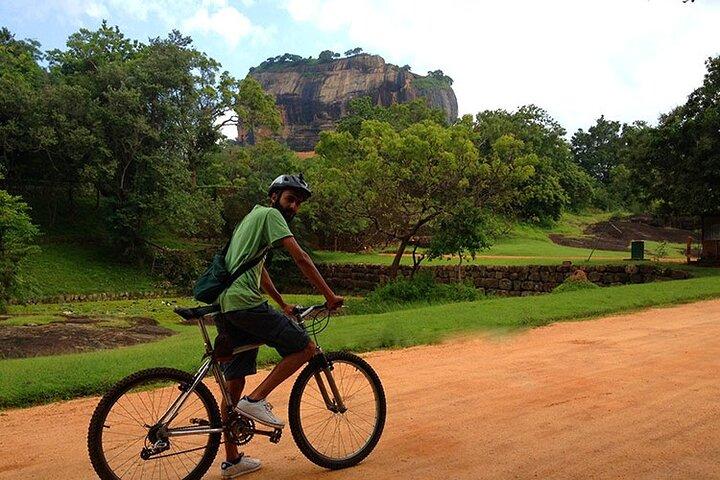 Dambulla and Sigiriya Private Cycling Tour in Pasikuda, Kalkuda