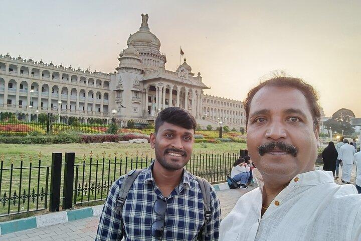 Touristic Highlights of Bangalore (Guided Sightseeing Tour with Food Tasting)