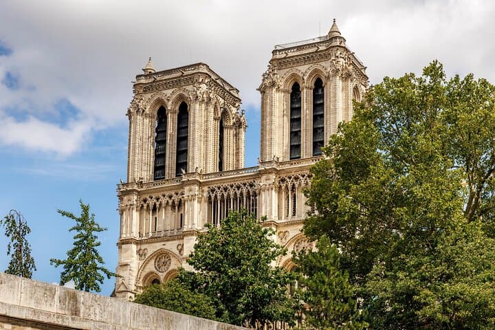 Paris Guided Tour with Entry to Notre Dame or Sainte-Chapelle